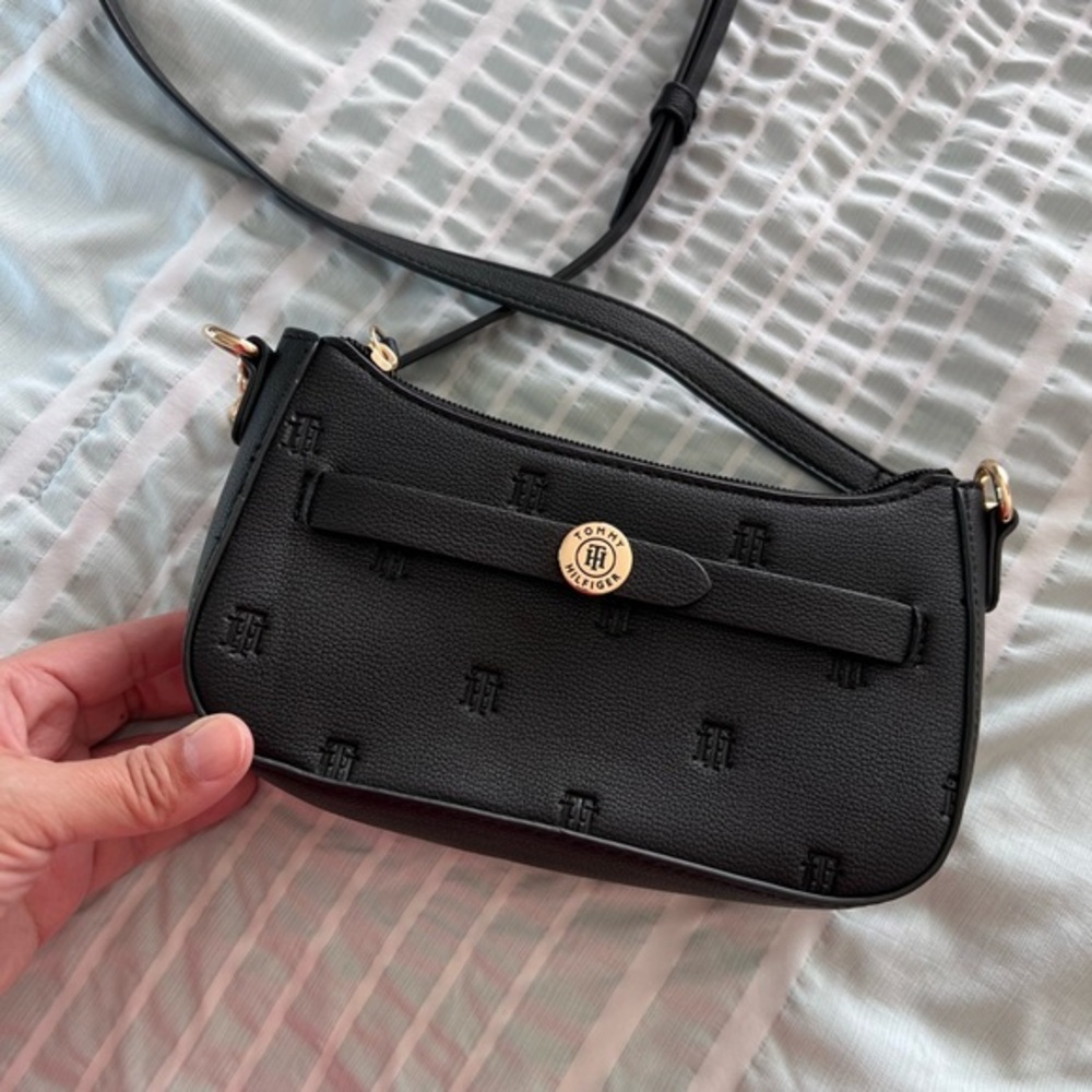 Tommy Hilfiger Black Designer crossbody Bag